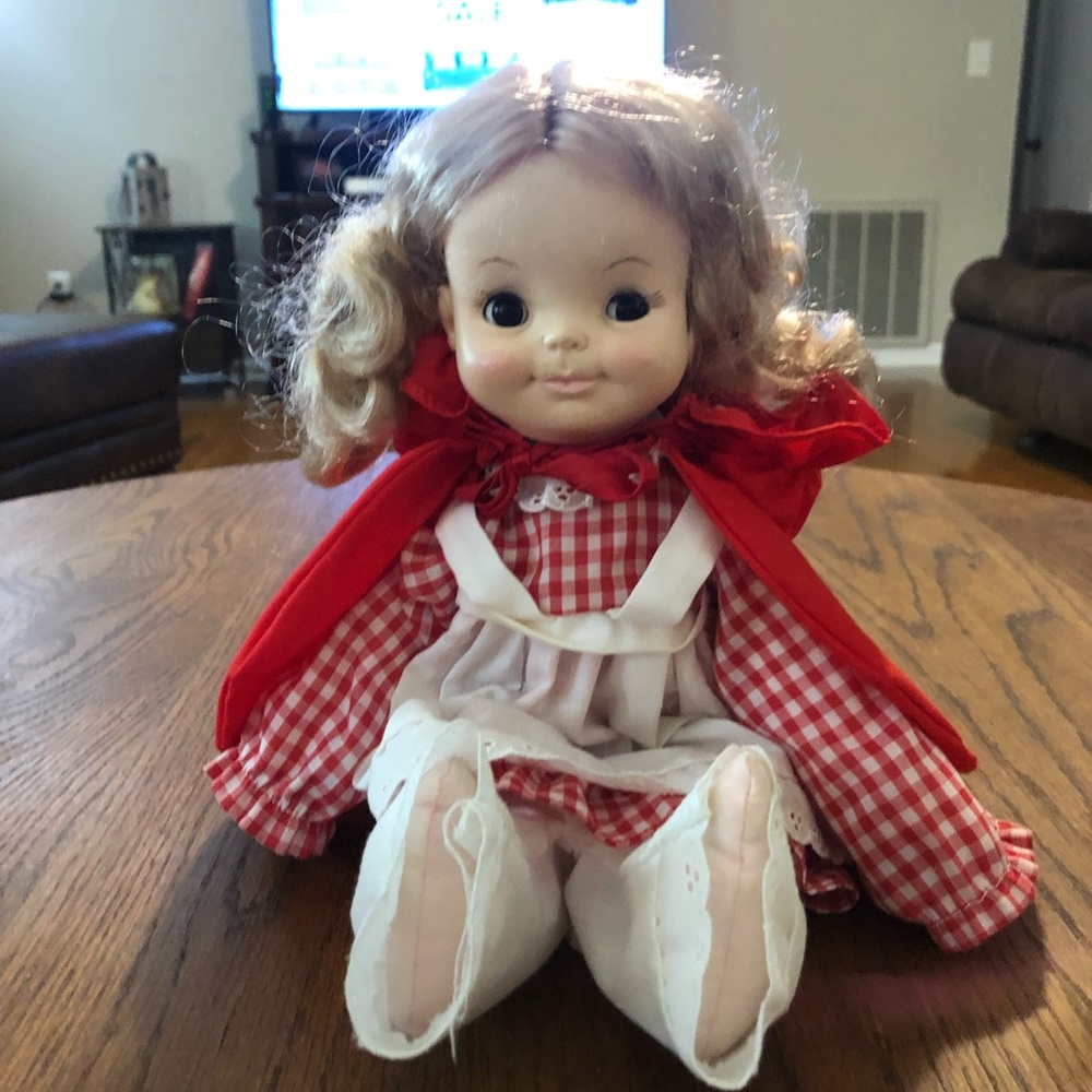 Here is an adorable daytime whimsy doll made by Effanbee . She is about 9” EUC